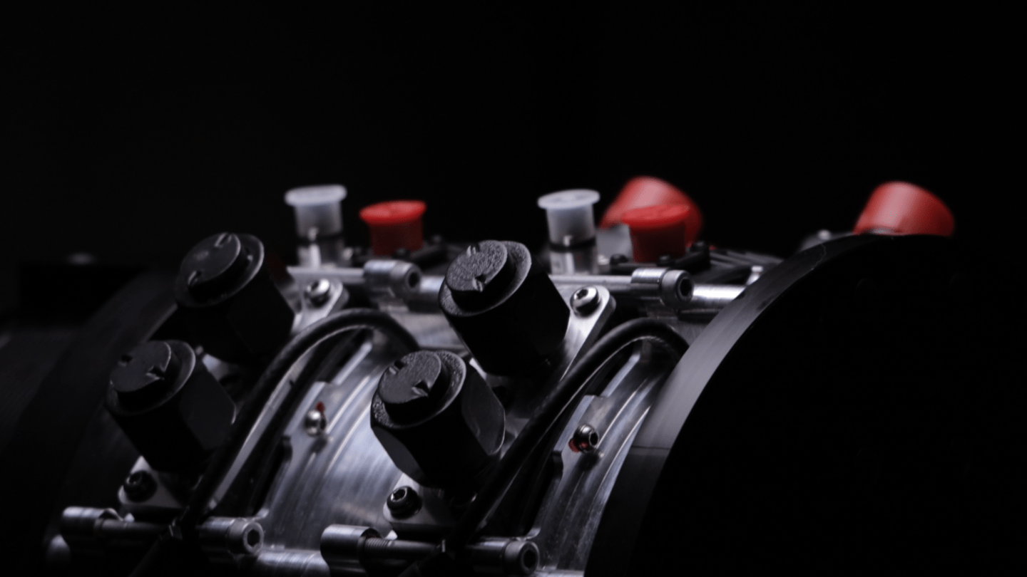 close up motors with dof 1